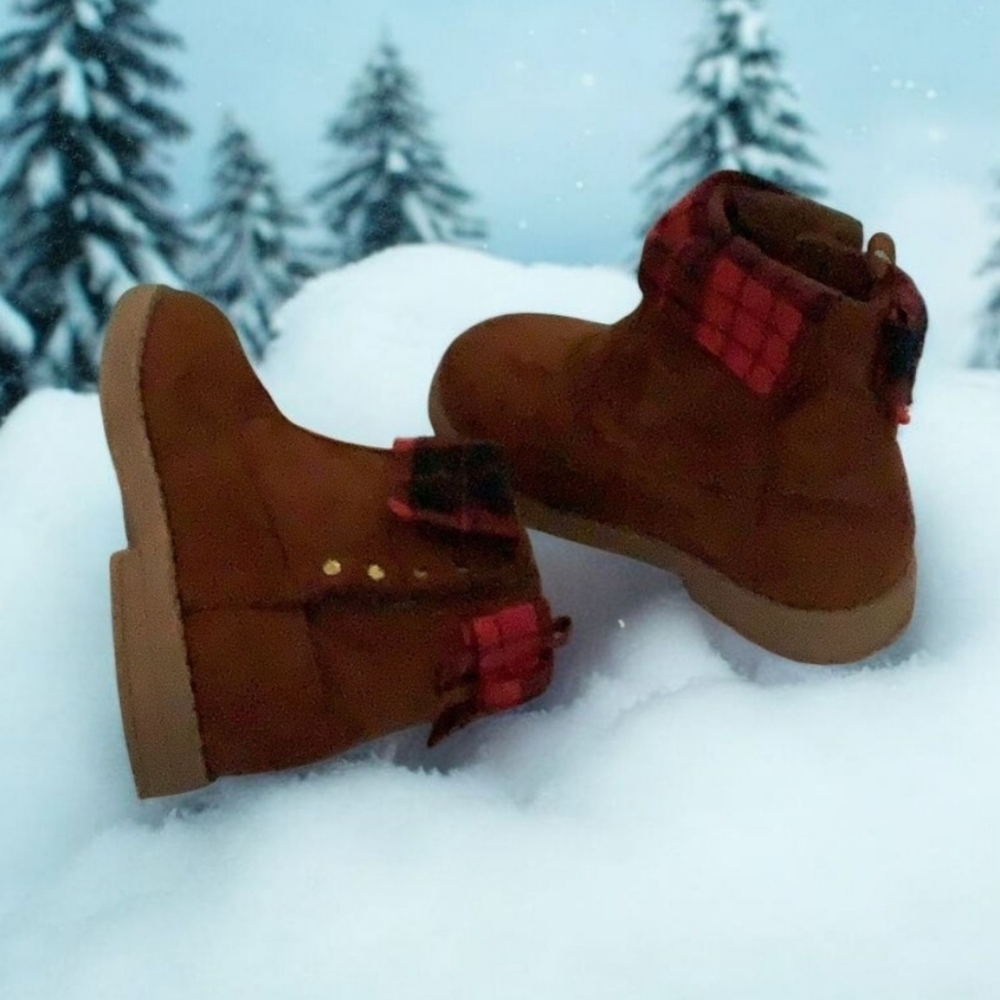 Stepping stones  size 9 little suede boots with red chucks and a bow open easy